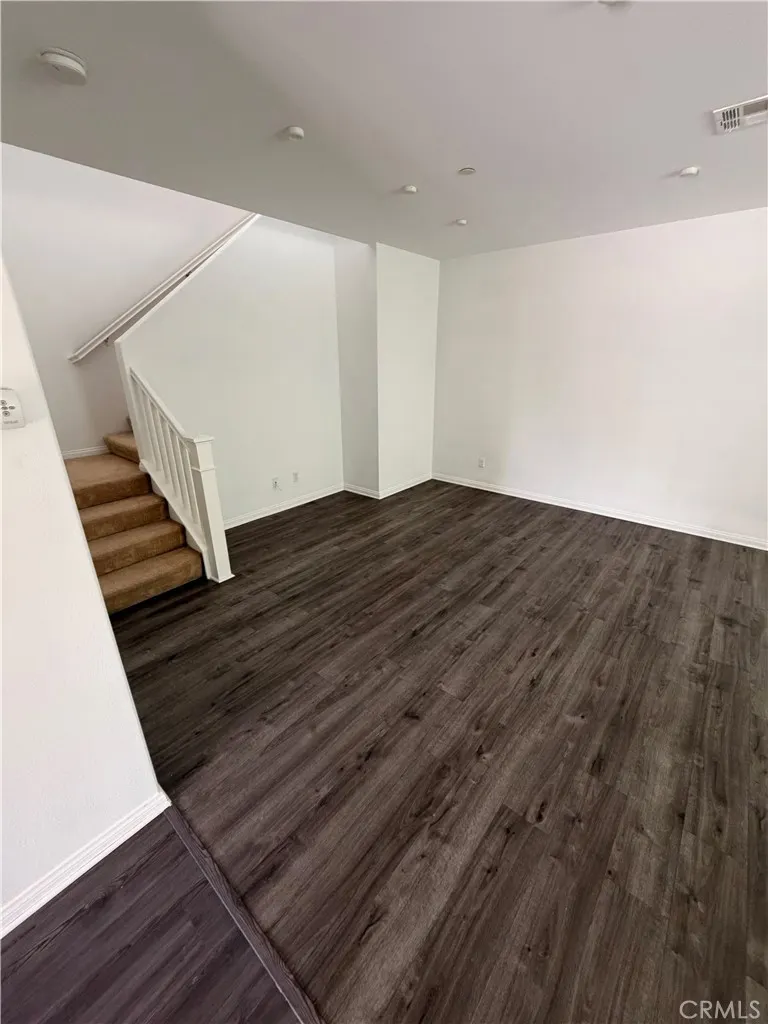 5043 S Centennial