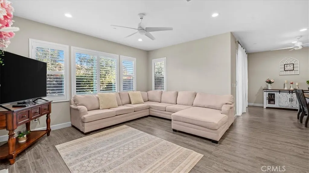 4847 S Rosemary