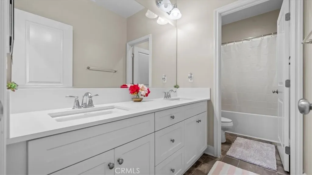 4847 S Rosemary
