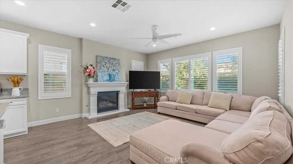 4847 S Rosemary