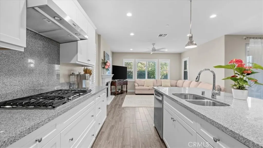 4847 S Rosemary