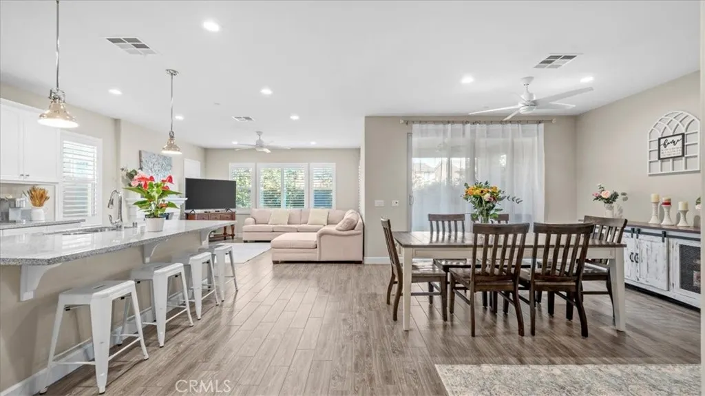 4847 S Rosemary