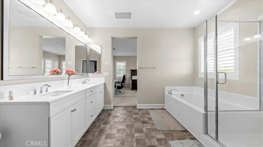 4847 S Rosemary