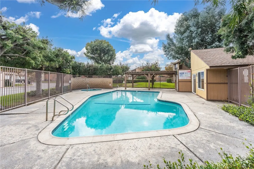 12828 Ramona Blvd #28