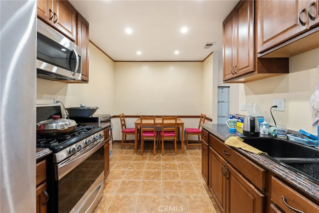 12828 Ramona Blvd #28