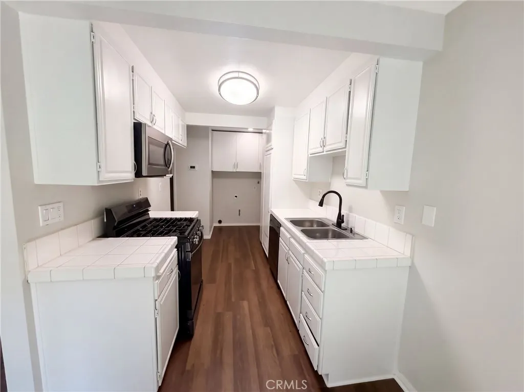 912 S Mountain #Apt D