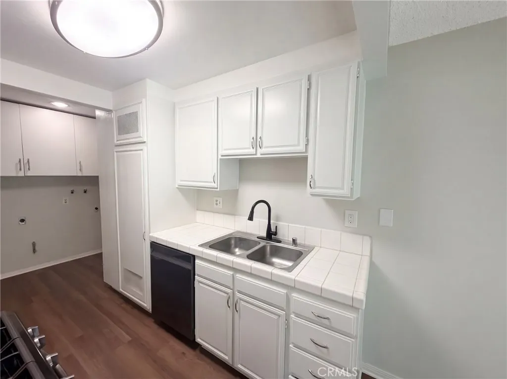 912 S Mountain #Apt D