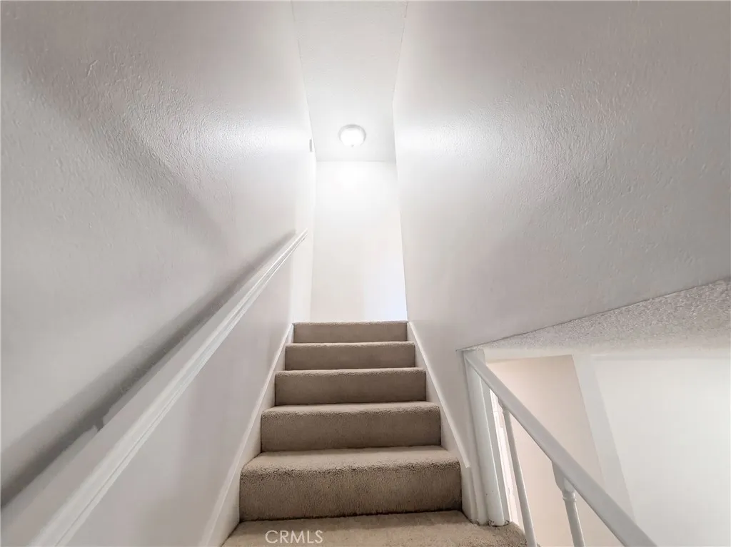 912 S Mountain #Apt D