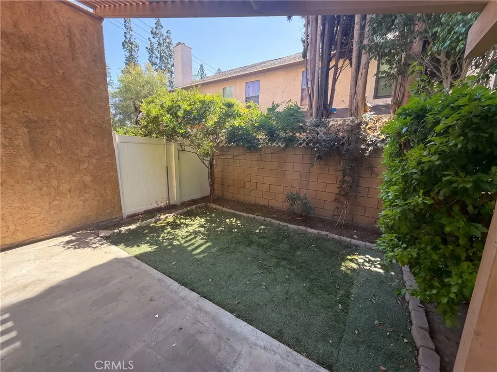 912 S Mountain #Apt D