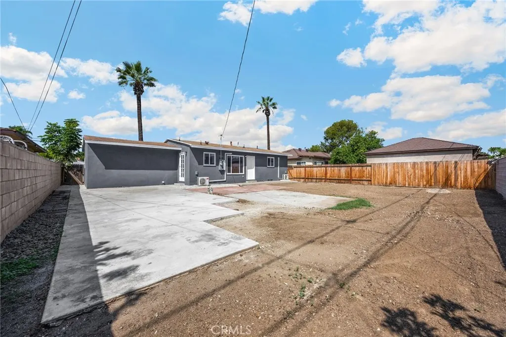 4038 N Orange