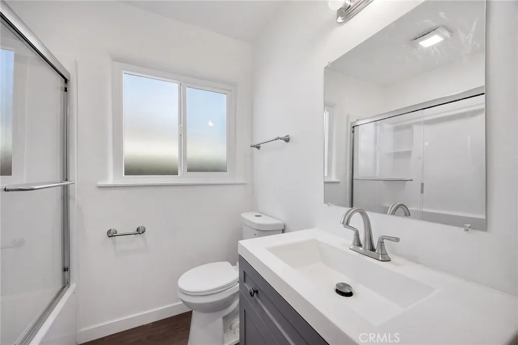 4038 N Orange