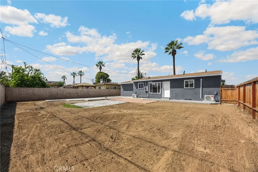 4038 N Orange