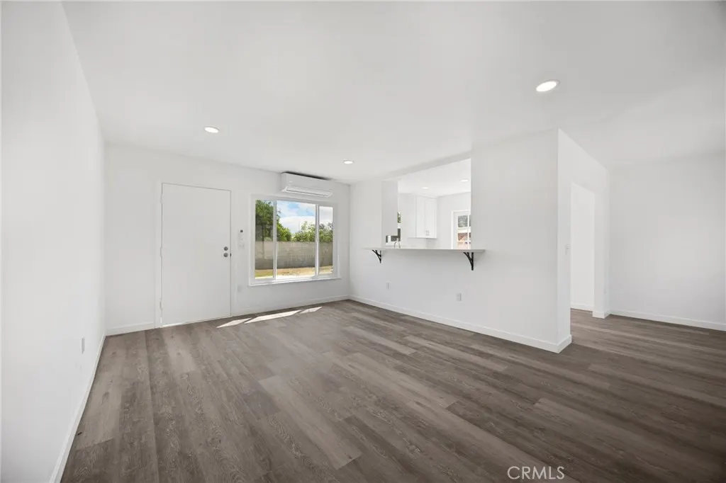 4038 N Orange