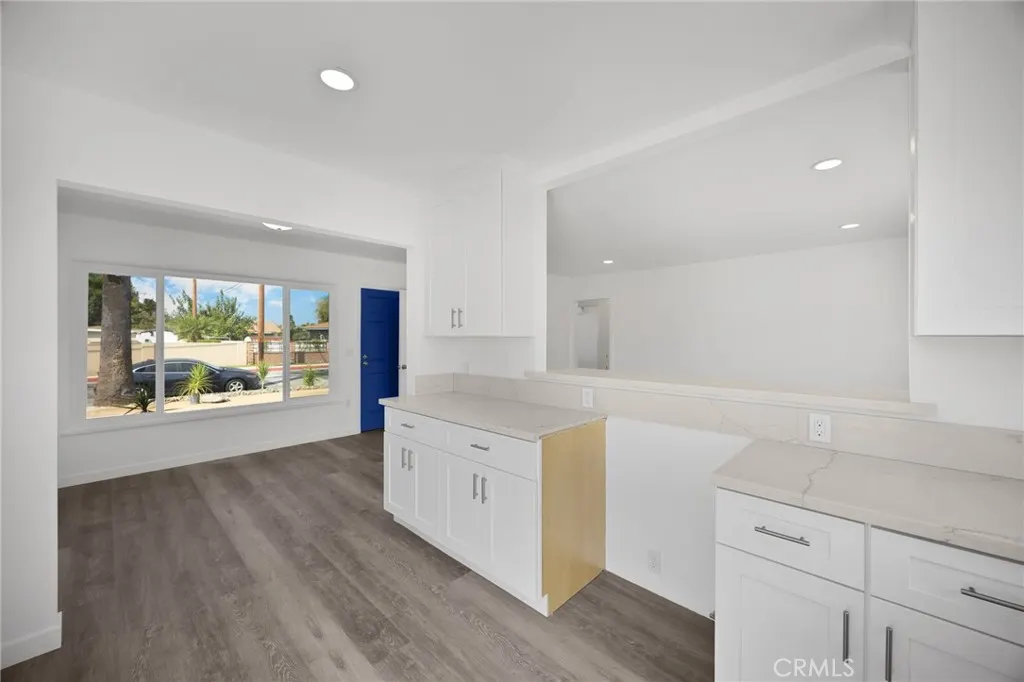 4038 N Orange