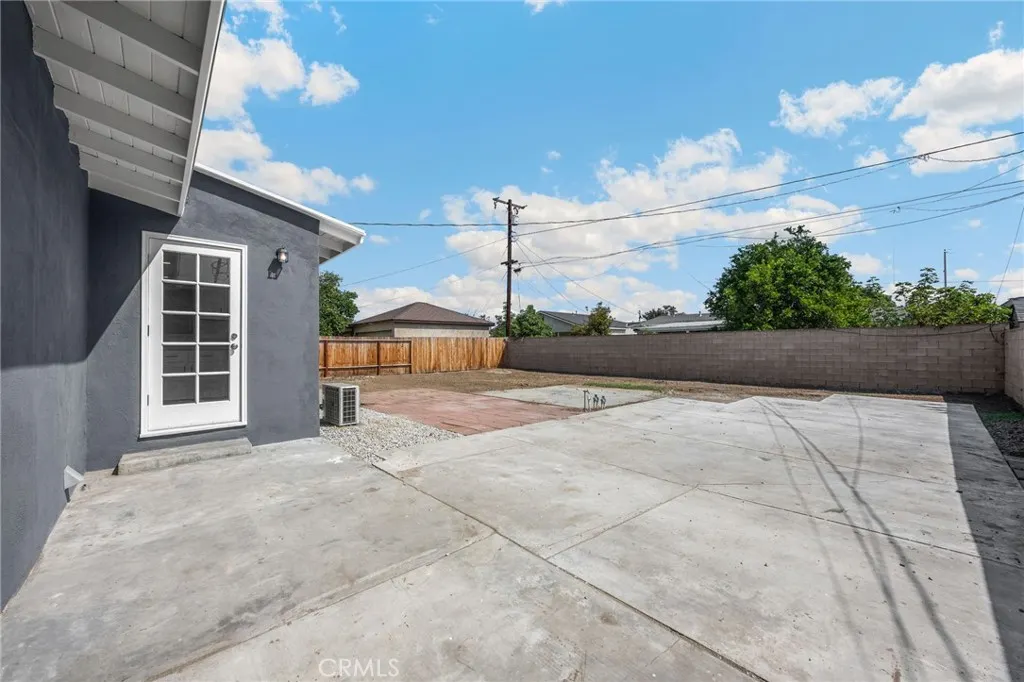 4038 N Orange