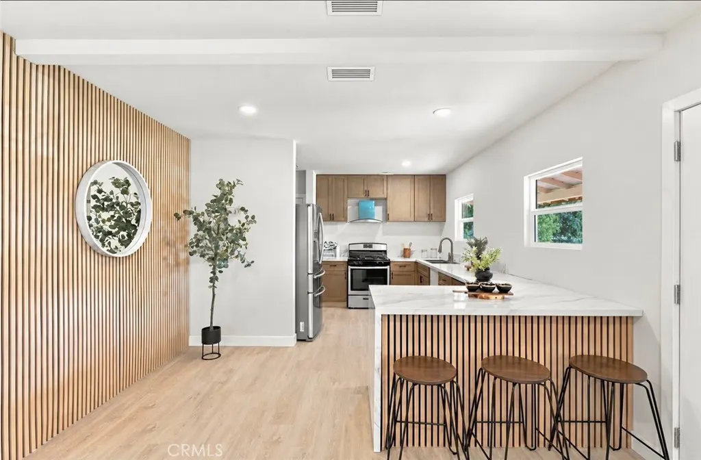 647 E Granada Court