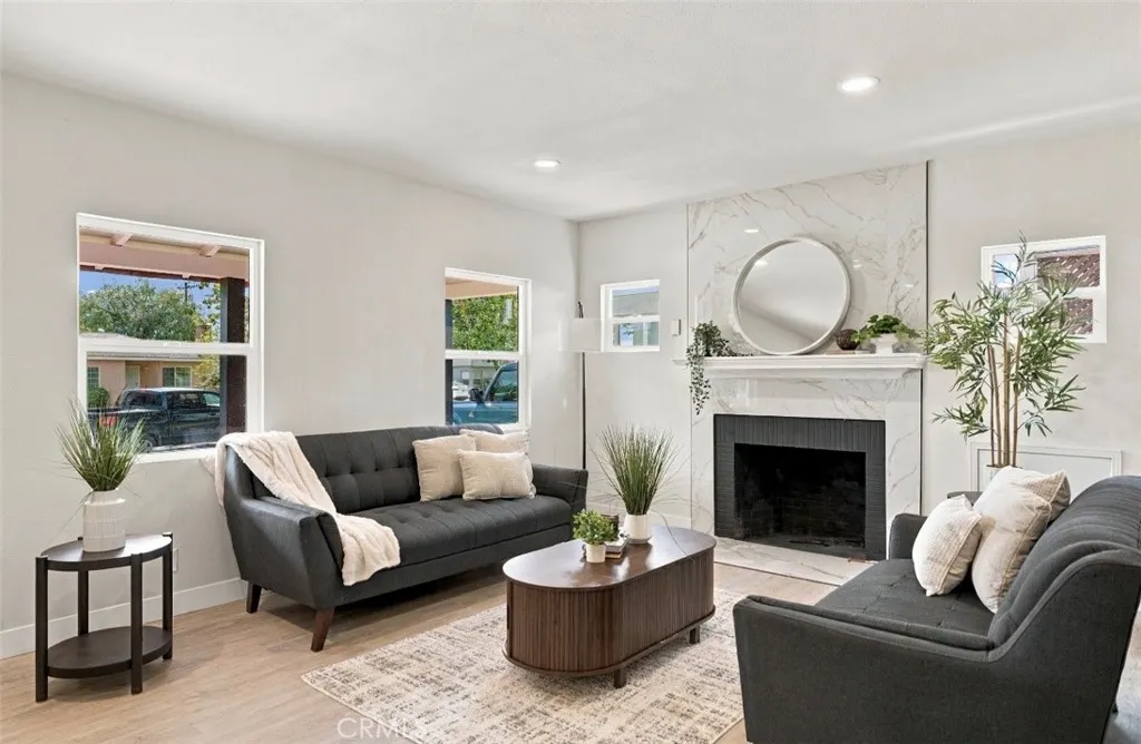647 E Granada Court
