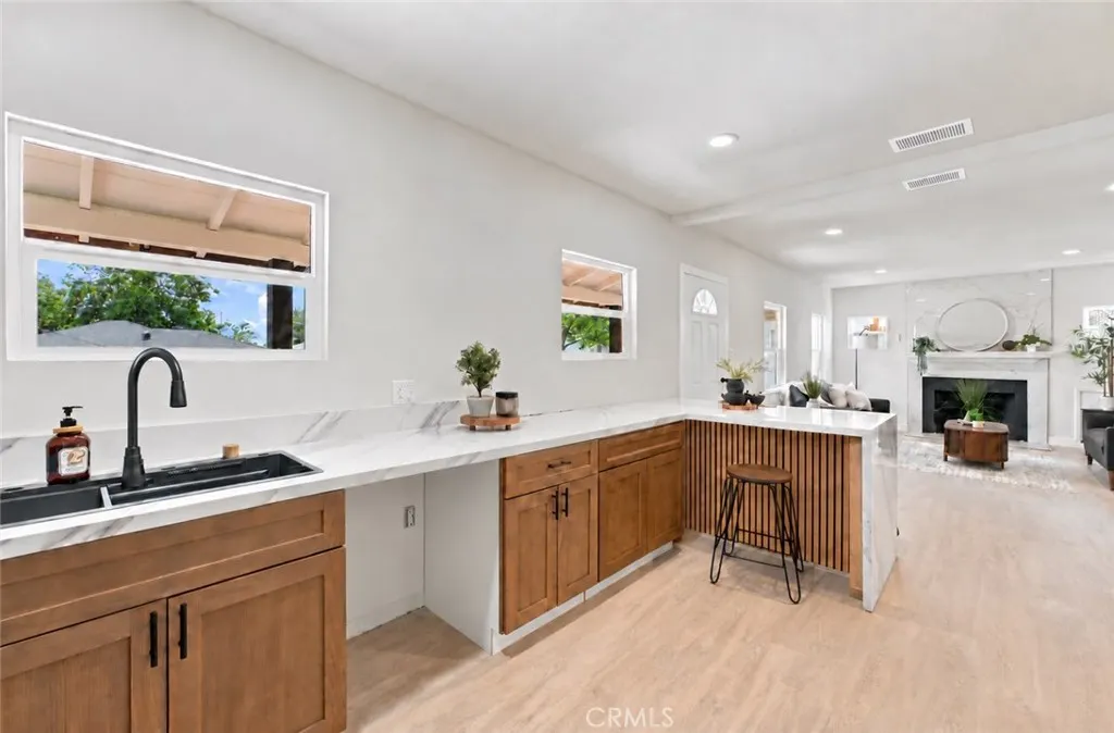 647 E Granada Court