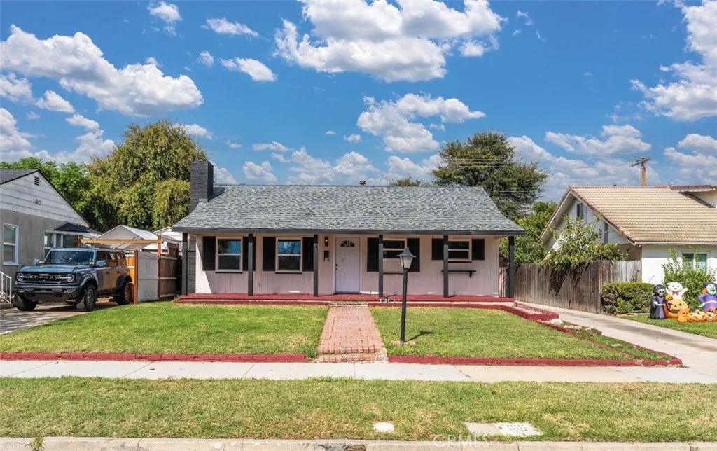 647 E Granada Court