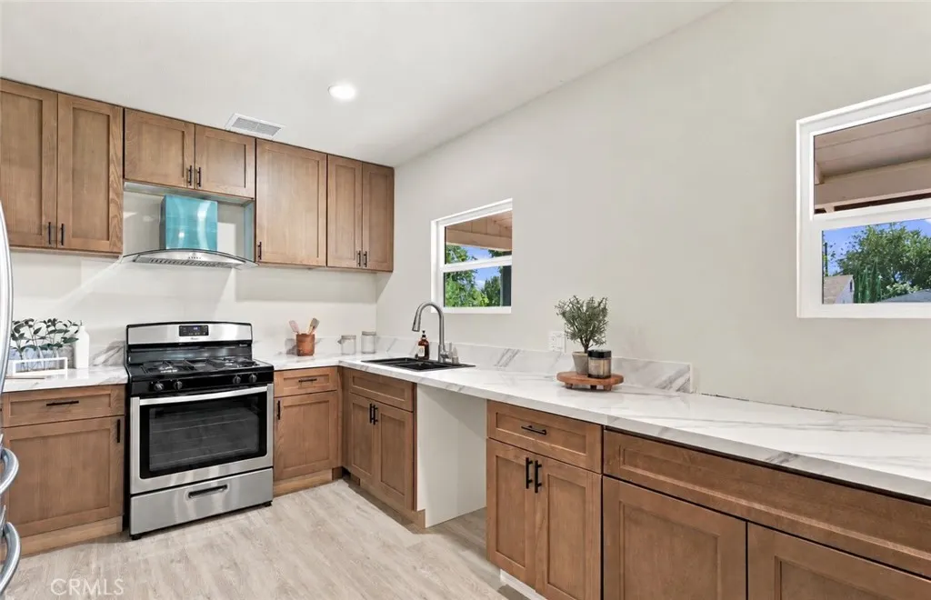 647 E Granada Court