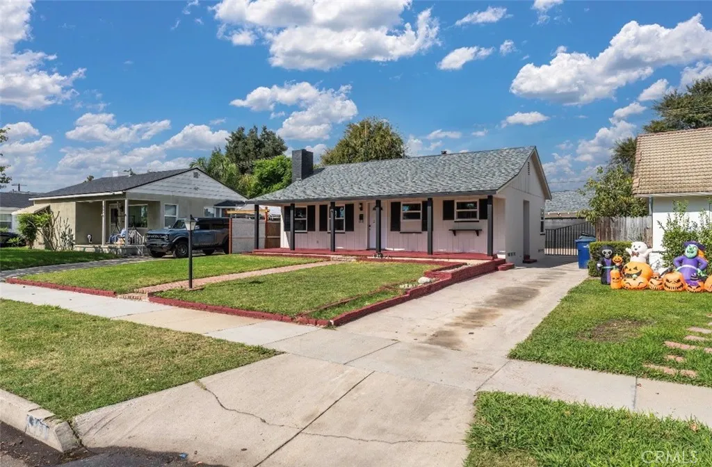 647 E Granada Court