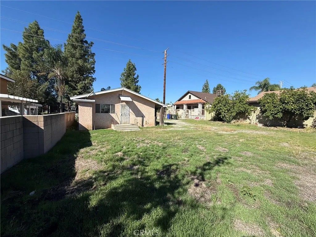 1328 N campus Avenue