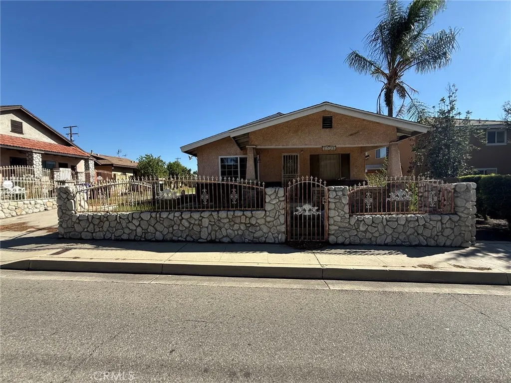 1328 N campus Avenue
