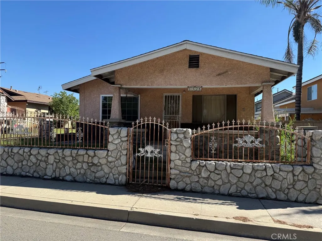 1328 N campus Avenue