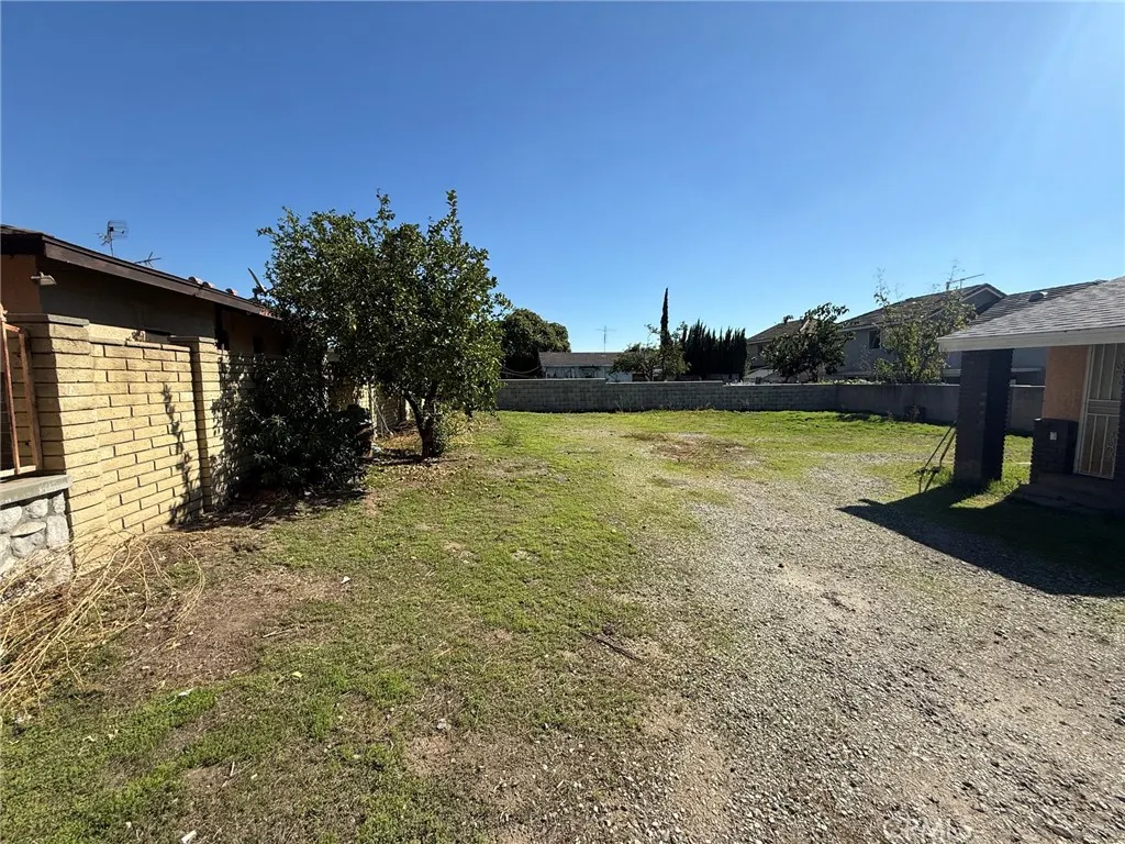 1328 N campus Avenue
