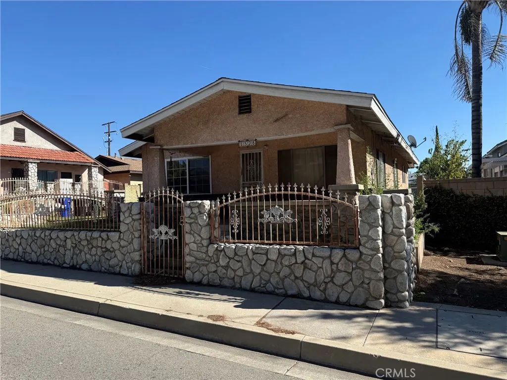 1328 N campus Avenue