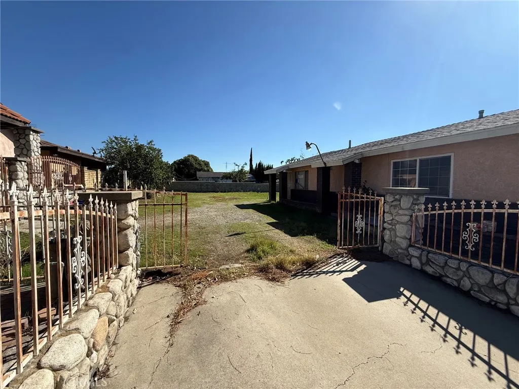 1328 N campus Avenue