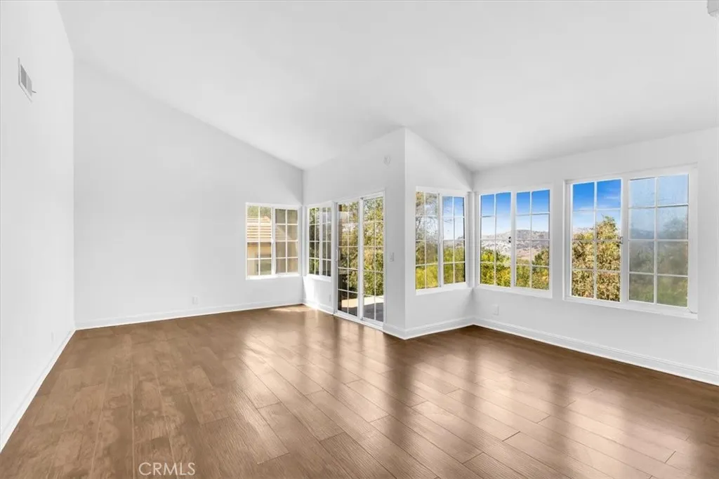 3315 Hawkwood