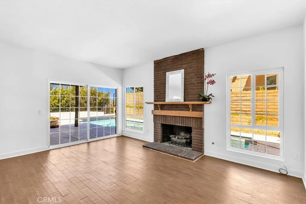 3315 Hawkwood