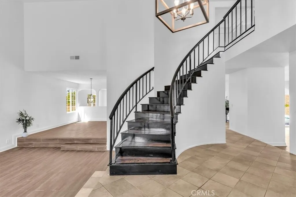 3315 Hawkwood