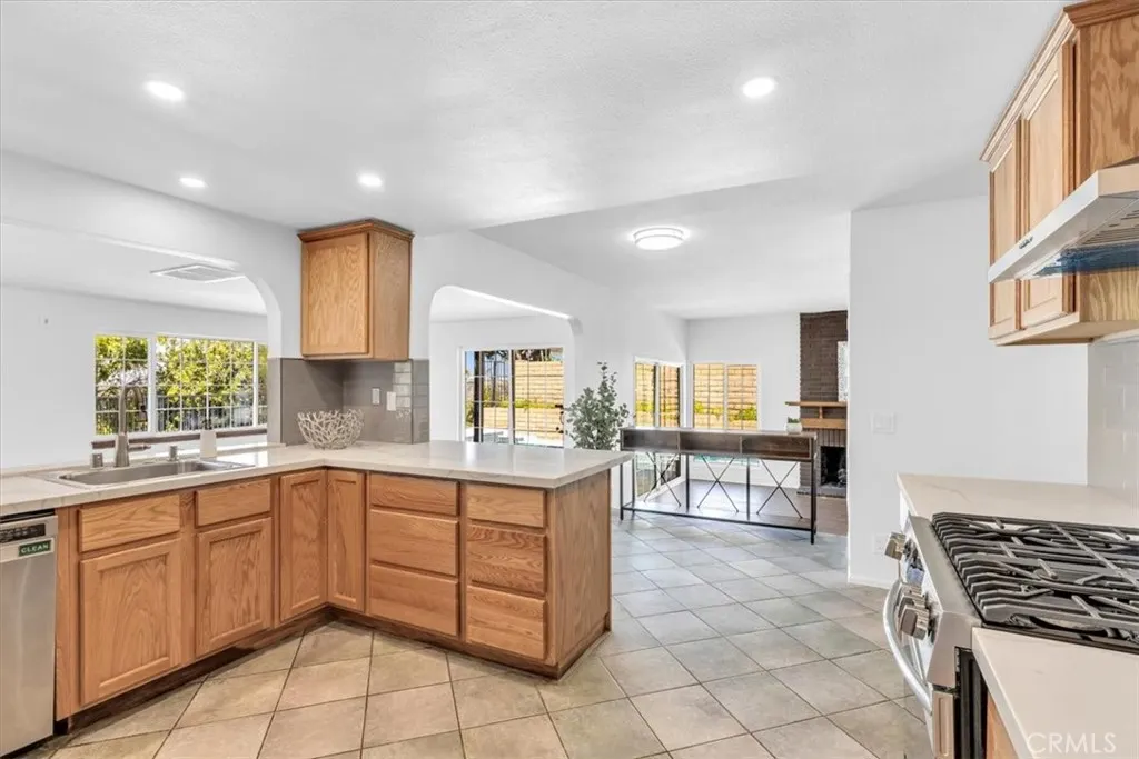 3315 Hawkwood