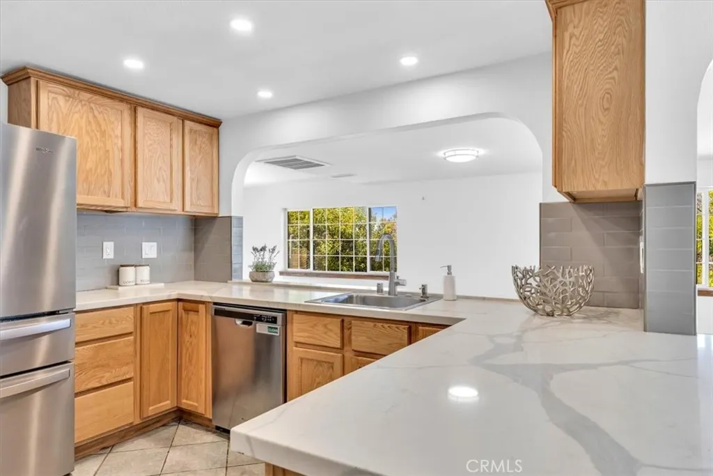 3315 Hawkwood
