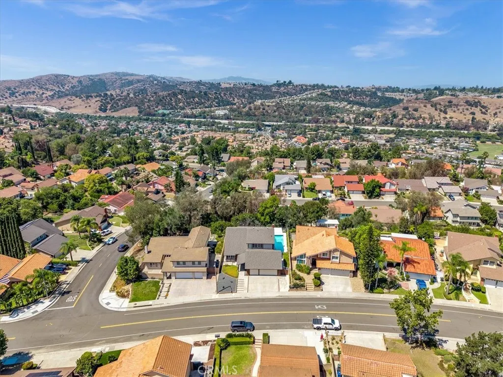 3315 Hawkwood
