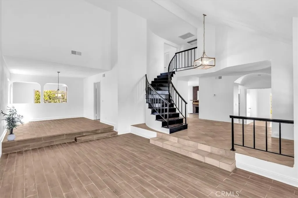 3315 Hawkwood