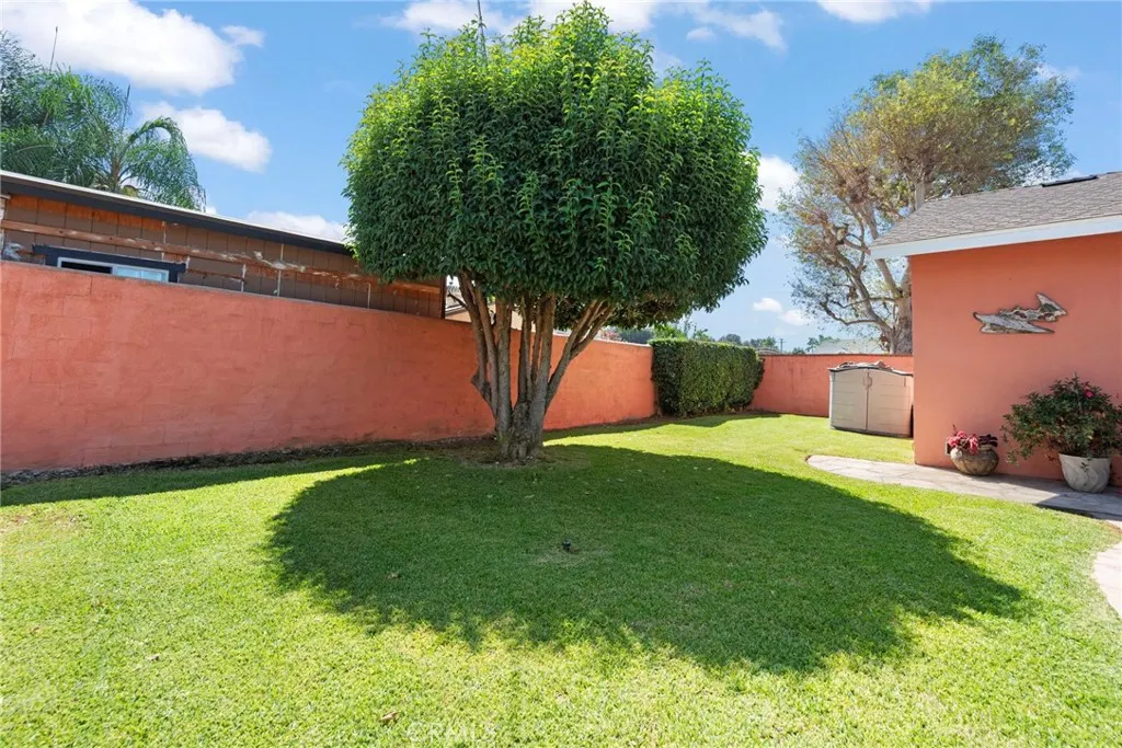 1217 W Barbara Avenue