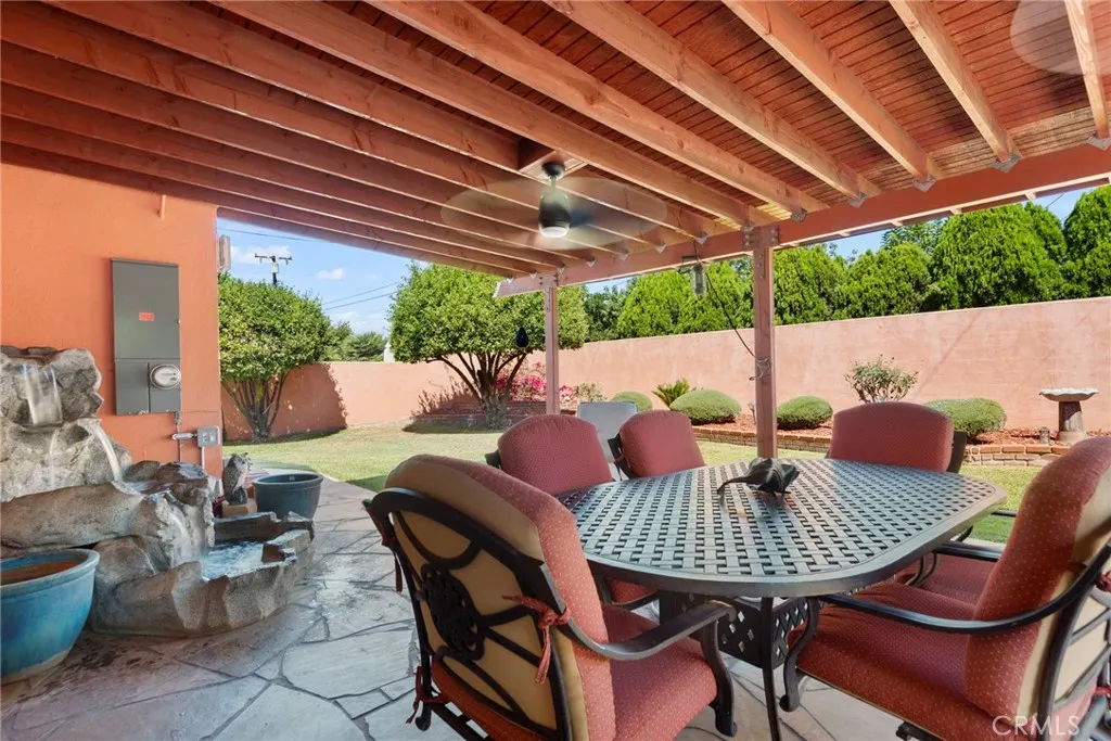 1217 W Barbara Avenue