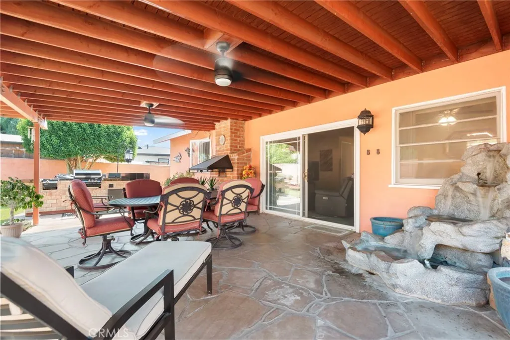 1217 W Barbara Avenue