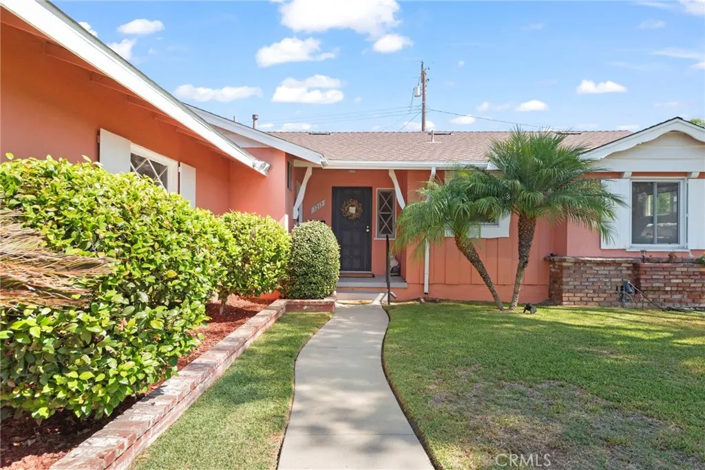 1217 W Barbara Avenue