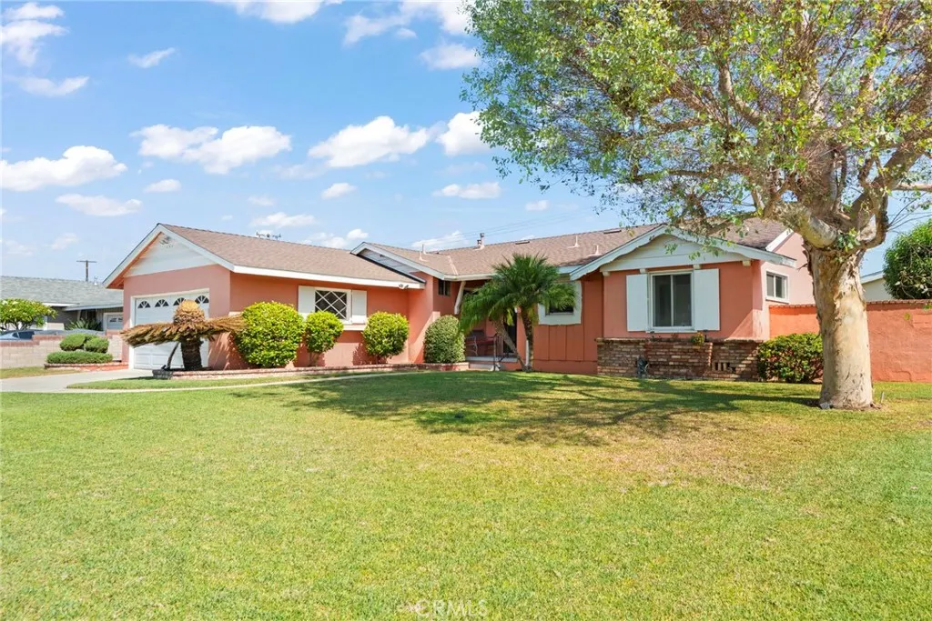 1217 W Barbara Avenue
