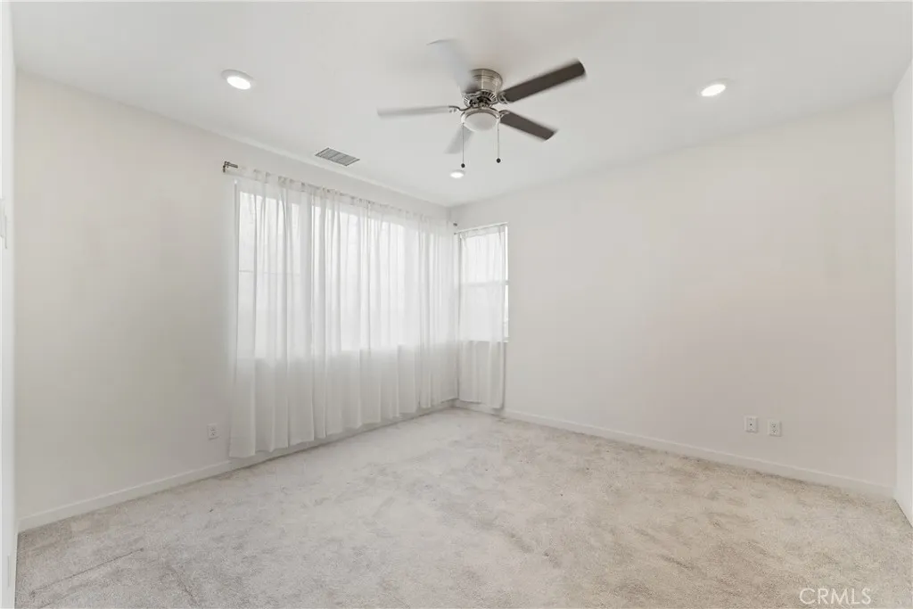 3520 E Peckham Paseo