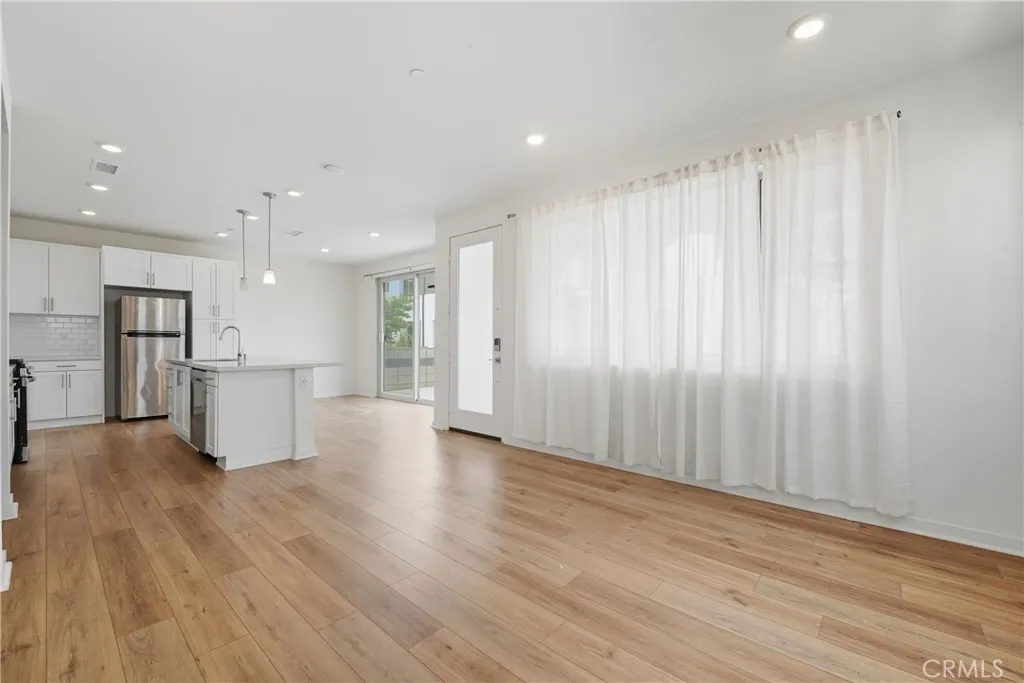 3520 E Peckham Paseo