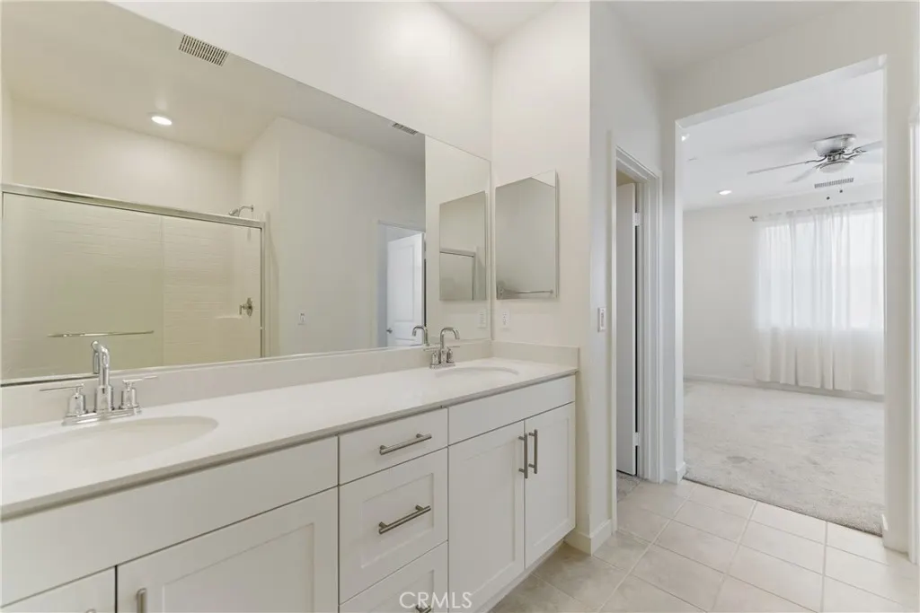 3520 E Peckham Paseo