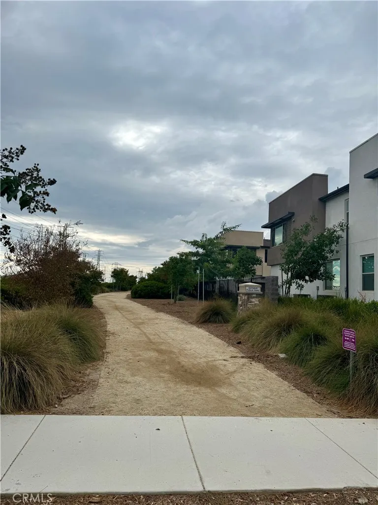 3520 E Peckham Paseo