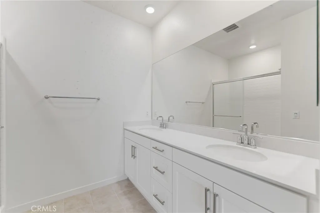 3520 E Peckham Paseo