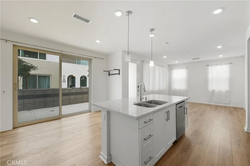 3520 E Peckham Paseo