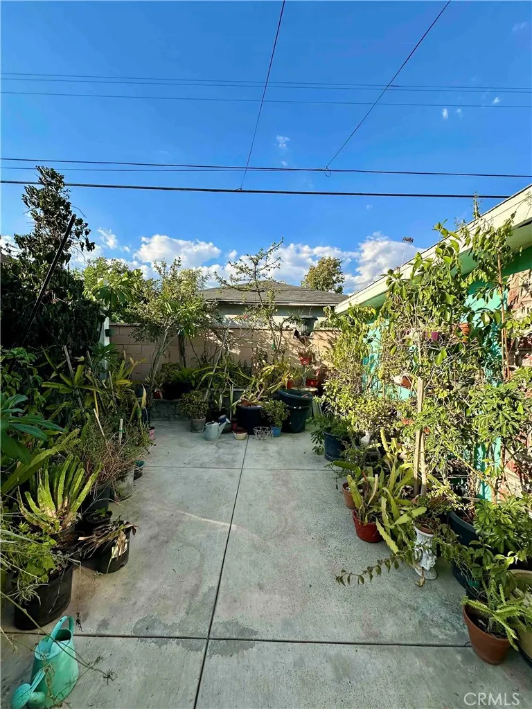 2437 Bloomdale